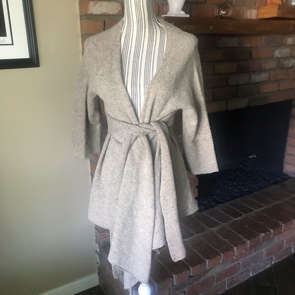 Anthropologie Sweaters - Anthropologie Canary Graceful Points Wrap Cardigan